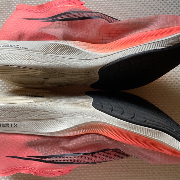 Nike women’s sz 9-ZoomX Vaporfly Next% Bright Mango - Picture 4 of 5